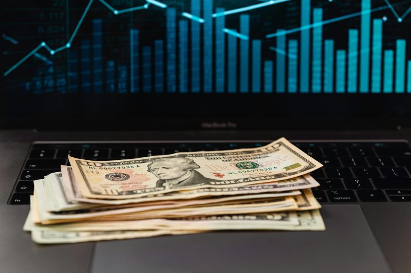 别再瞎忙了!3步拆解流量变现的底层逻辑(附核心公式)-聚林创库