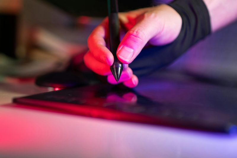 设计师别卷了！2025年用AI搞副业的3个靠谱方案，让创意价值翻倍变现-聚林创库